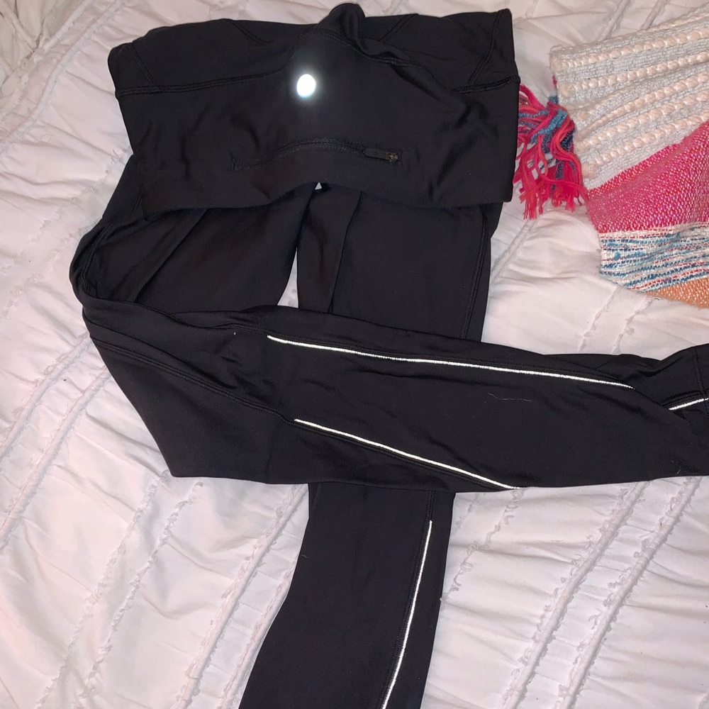 Lululemon flurry up tight
